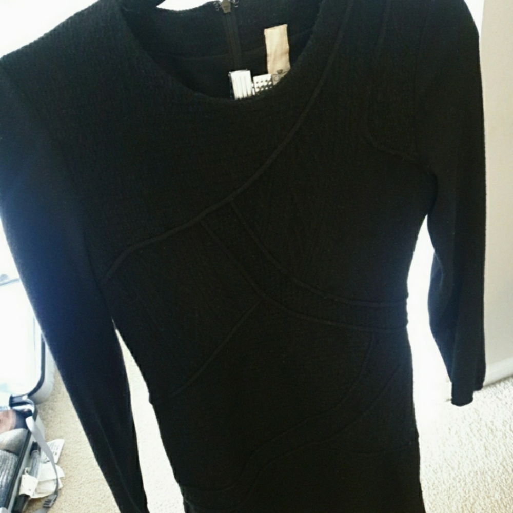 Black dress - Picture 1 of 2